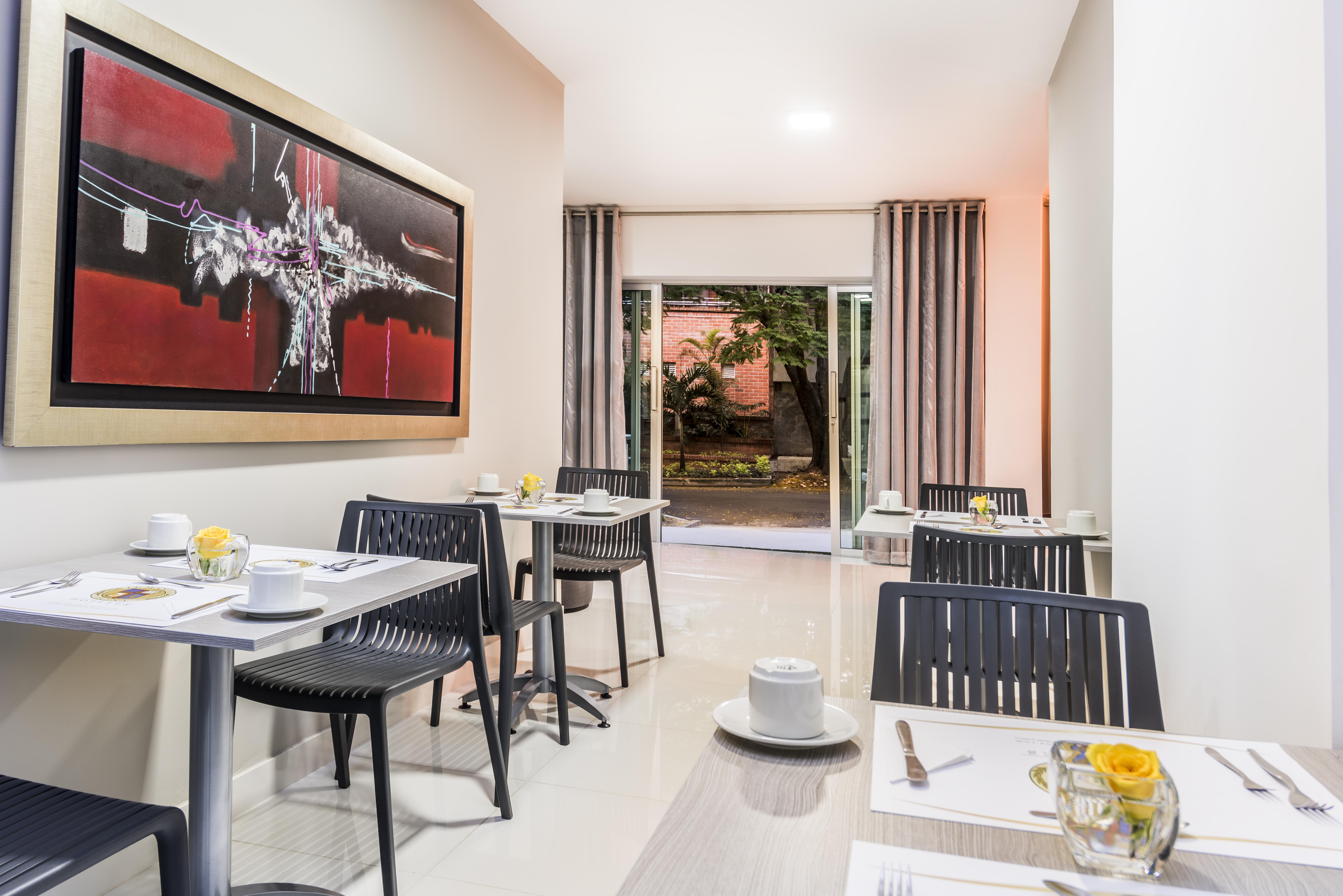 Hotel Asturias Медельин Экстерьер фото