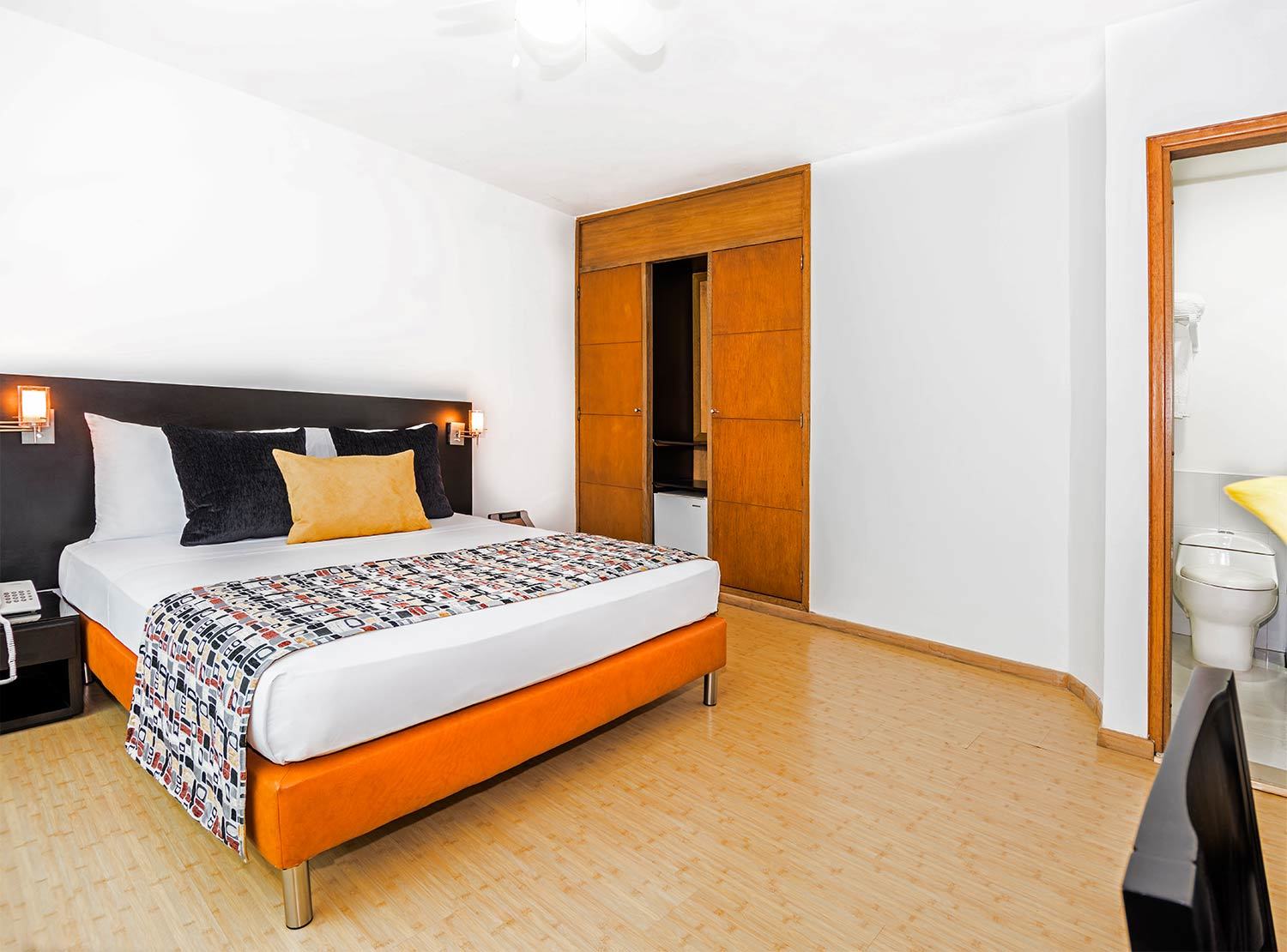Hotel Asturias Медельин Экстерьер фото
